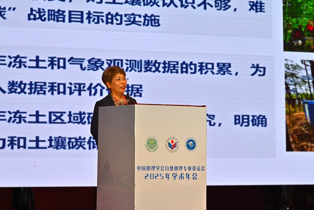 562151e71ee57b5bdc5802834565e95